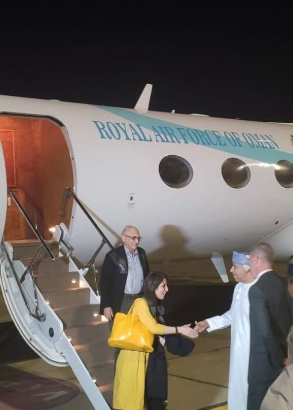 (نصویر) نازنین زاغری و اتوشه آشوری وارد مسقط شدند (نصویر) نازنین زاغری و اتوشه آشوری وارد مسقط شدند