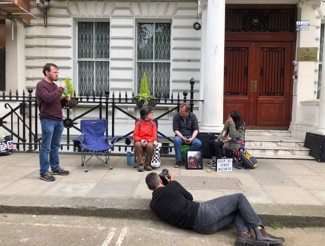 (تصویر) مقابل سفارت ایران در لندن چه خبر است؟ (تصویر) مقابل سفارت ایران در لندن چه خبر است؟