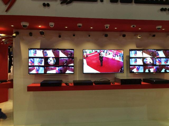 محمد حسین تقوایی زحمتکش: گزارش اختصاصی دهمین نمایشگاه فناوری اطلاعات استان یزد: استقبال از اولین روز کامیتکسی محمد حسین تقوایی زحمتکش: گزارش اختصاصی دهمین نمایشگاه فناوری اطلاعات استان یزد: استقبال از اولین روز کامیتکسی