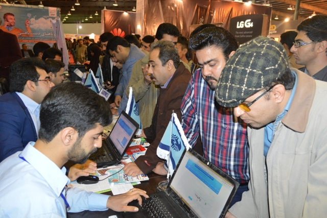 علیرضا پویافر:گزارش اختصاصی یازدهمین نمایشگاه فناوری اطلاعات استان یزد: گفتگوهای کامیتکسی(7)