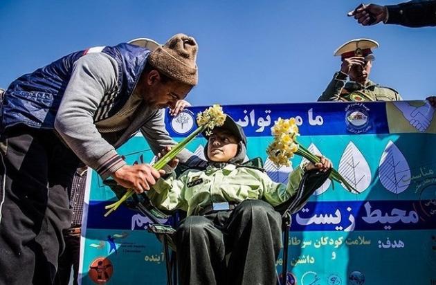 یزدفردا : پلیس کودک سرطانی را به آروزی پلیس شدن رساند یزدفردا : پلیس کودک سرطانی را به آروزی پلیس شدن رساند