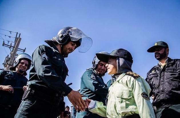 یزدفردا : پلیس کودک سرطانی را به آروزی پلیس شدن رساند یزدفردا : پلیس کودک سرطانی را به آروزی پلیس شدن رساند