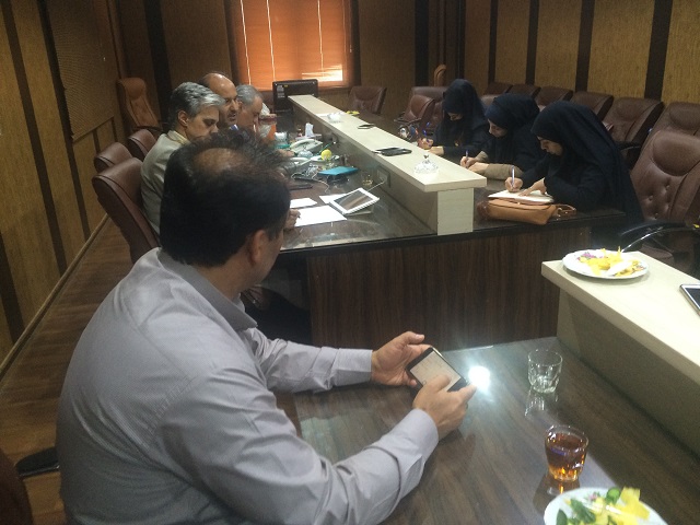 محمد حسین تقوایی زحمتکش - یزدفردا - نشست خبری ستاد مديريت بحران استان يزد درخصوص حادثه مسمومیت دانشجویان دانشگاه یزد با حضور جمعی از خبرنگاران یزد برگزار شد