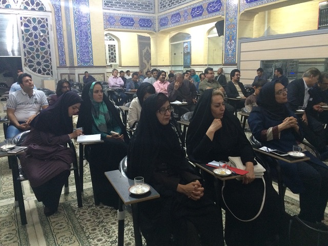 محمد حسین تقوایی زحمتکش: یزدفردا :گزارش تصویری:نشست اهالی فرهنگ و هنر یزد با نامزدهای شورای شهر محمد حسین تقوایی زحمتکش: یزدفردا :گزارش تصویری:نشست اهالی فرهنگ و هنر یزد با نامزدهای شورای شهر