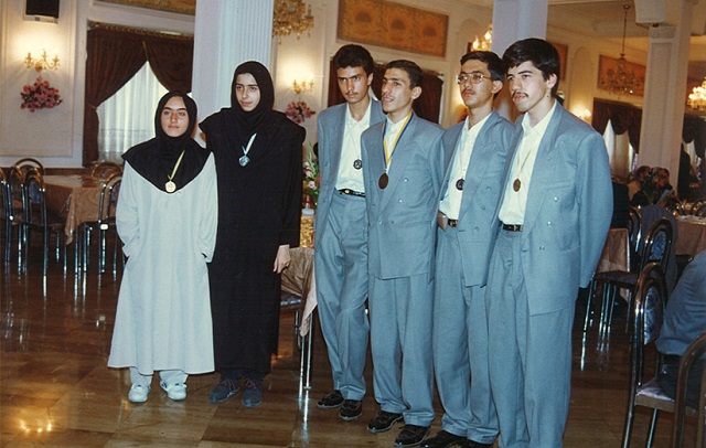 یزد فردا محمد حسین تقوایی زحمتکش مریم میرزاخانی ملکه ریاضی جهان زندگی نامه افتخارات یزد فردا محمد حسین تقوایی زحمتکش مریم میرزاخانی ملکه ریاضی جهان زندگی نامه افتخارات