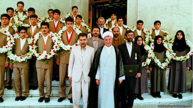 یزد فردا محمد حسین تقوایی زحمتکش مریم میرزاخانی ملکه ریاضی جهان زندگی نامه افتخارات یزد فردا محمد حسین تقوایی زحمتکش مریم میرزاخانی ملکه ریاضی جهان زندگی نامه افتخارات