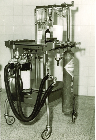 4- اولین بار استفاده صحیح از دستگاه بیهوشی در زایشگاه بهمن 5- اولین درمان از راه اندوسکوپی 6- اولین درمان از راه لاپاروسکوپی7 - اولین درمان از راه لایاراتومی یزد فردا :4- اولین بار استفاده صحیح از دستگاه بیهوشی در زایشگاه بهمن 5- اولین درمان از راه اندوسکوپی 6- اولین درمان از راه لاپاروسکوپی7 - اولین درمان از راه لایاراتومی