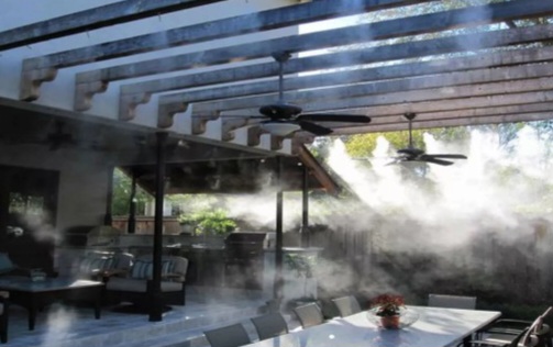 هشدار آبفا یزد درباره هدررفت شدید آب با استفاده از مه‌پاش در رستوران‌ها و فست‌فودها