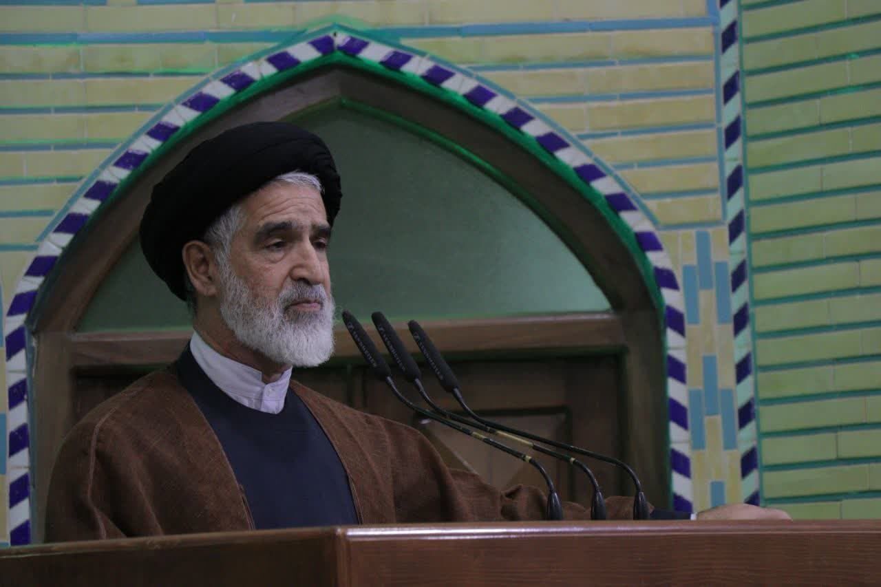تاکید خطیب نماز جمعه یزد بر نمایش اقتدار ایران به دشمن