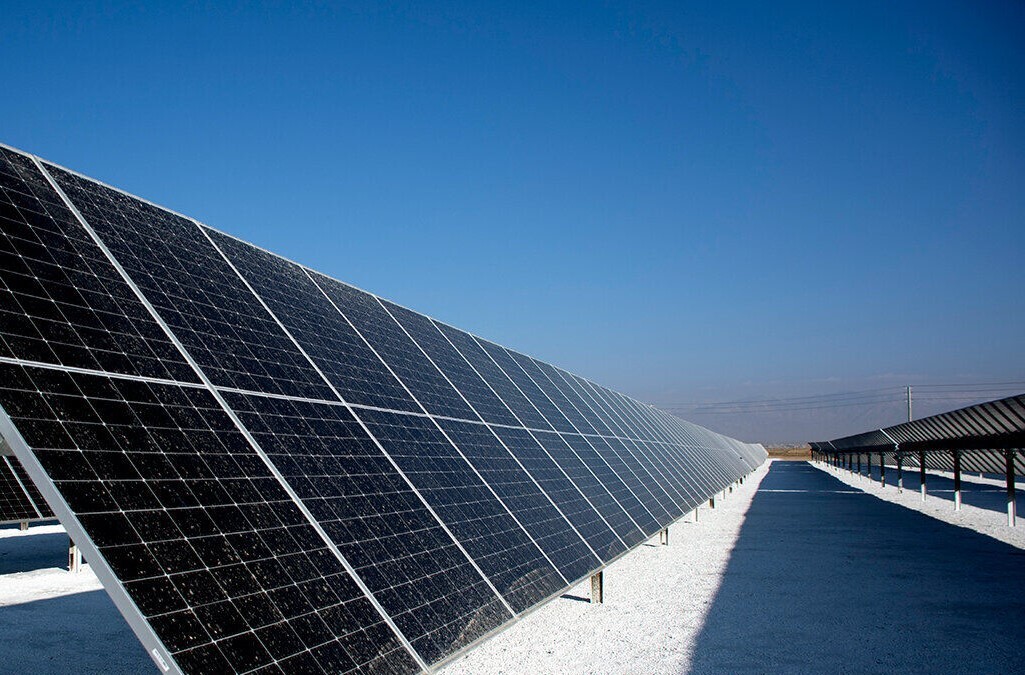 آغاز احداث نیروگاه خورشیدی در ناحیه صنعتی سریشم استان یزد