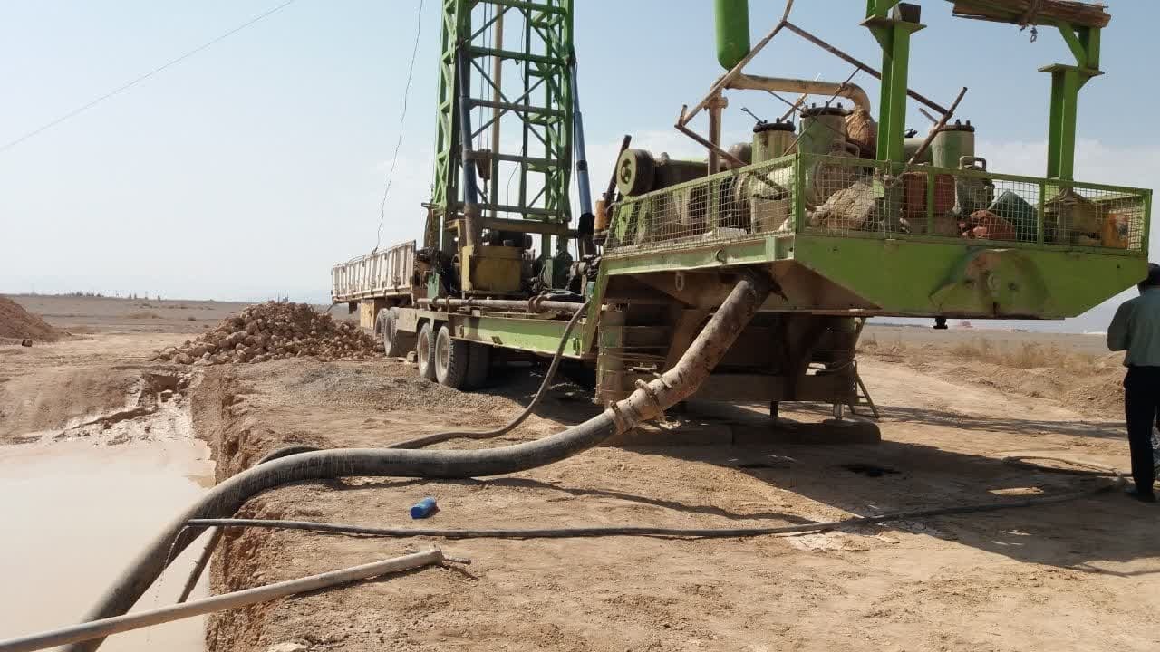حفاری یک حلقه چاه در تیرجرد ابرکوه