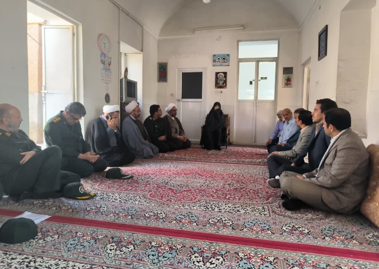 دیدار با خانواده معظم شهدا به مناسبت هفته دفاع مقدس در مهریز