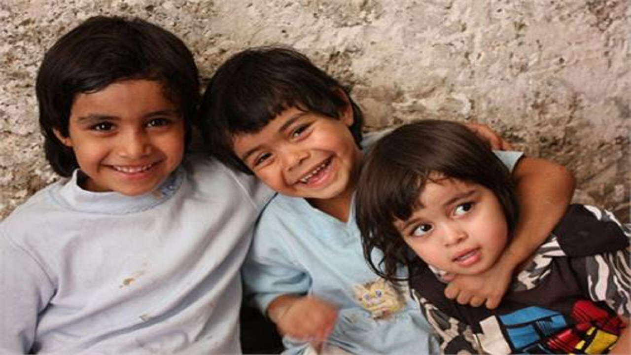 نسخه‌ی پزشک یزدی برای نشاندن گل لبخند بر لبان ایتام