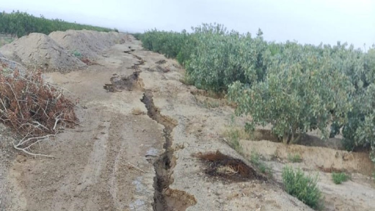 ظهور پدیده فرونشست زمین پیامد سیلاب اخیر