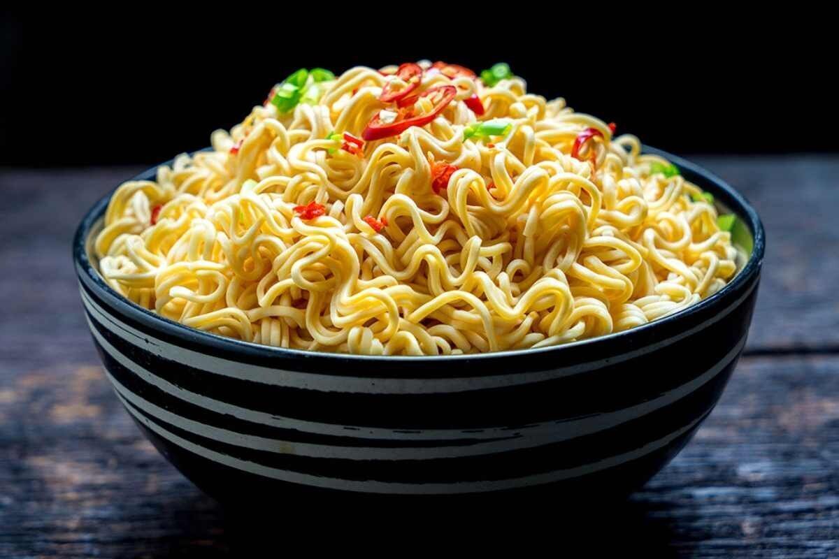 نودل بخوریم یا نه؟