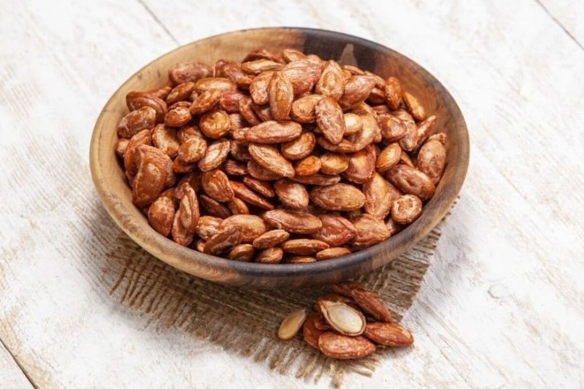 خواص تخمه ژاپنی چیست و نحوه شکستن تخمه جابانی چگونه است؟