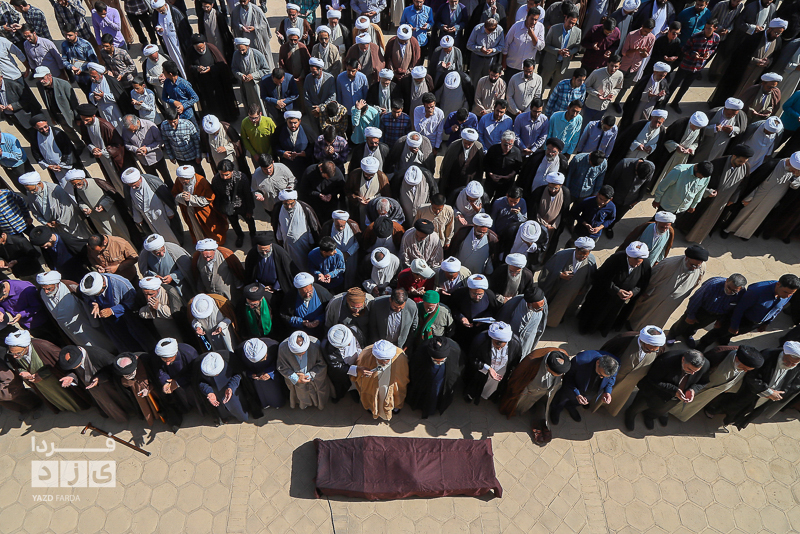 مراسم وداع مردم شریف یزد با سید جلیل صدر طباطبایی(۱)