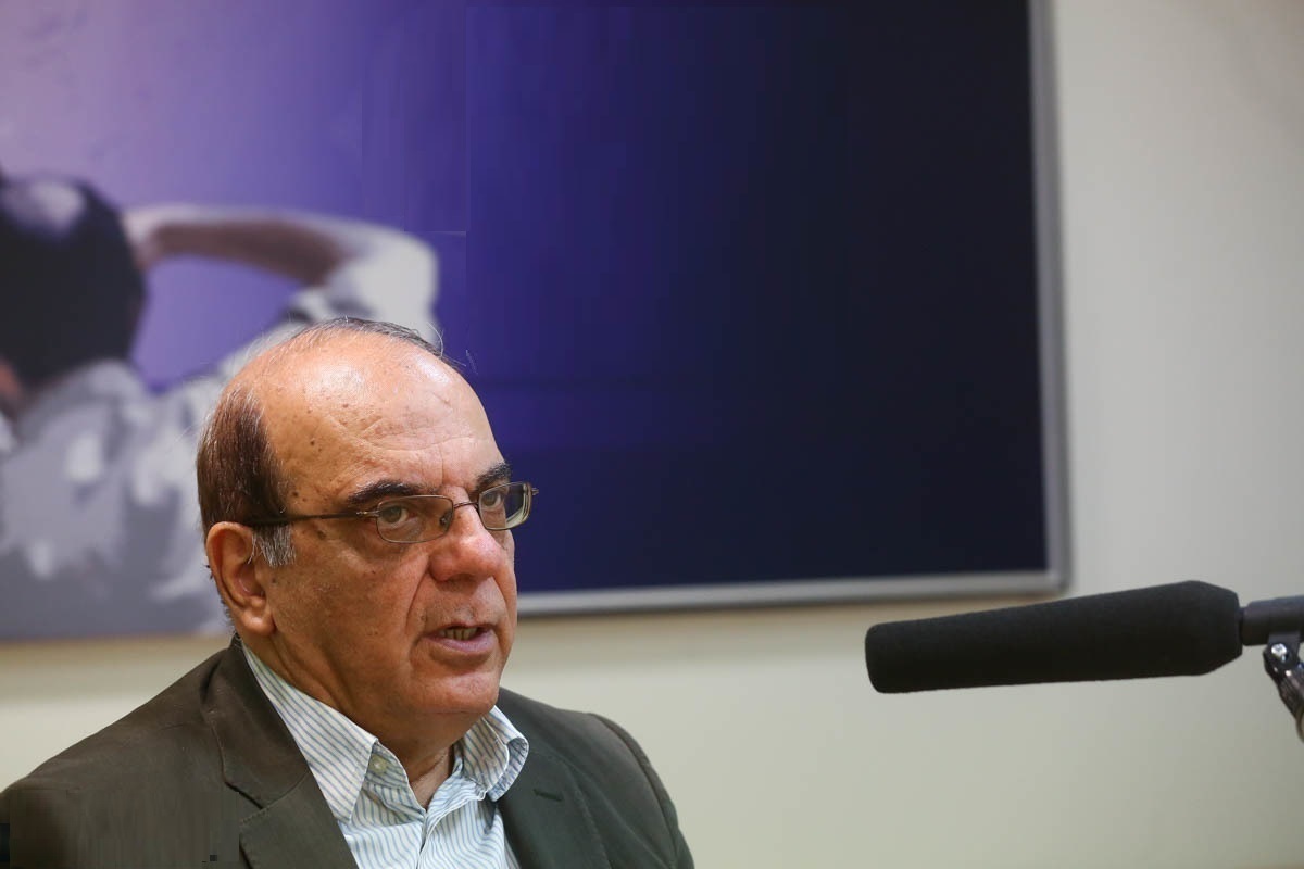 عباس عبدی: تندرو‌ها از خط قرمز‌ها رد شده‌اند؛ نمونه اش علم‌الهدی؛ حکومت برای تندرو‌ها آینده‌‎ای قائل نیست