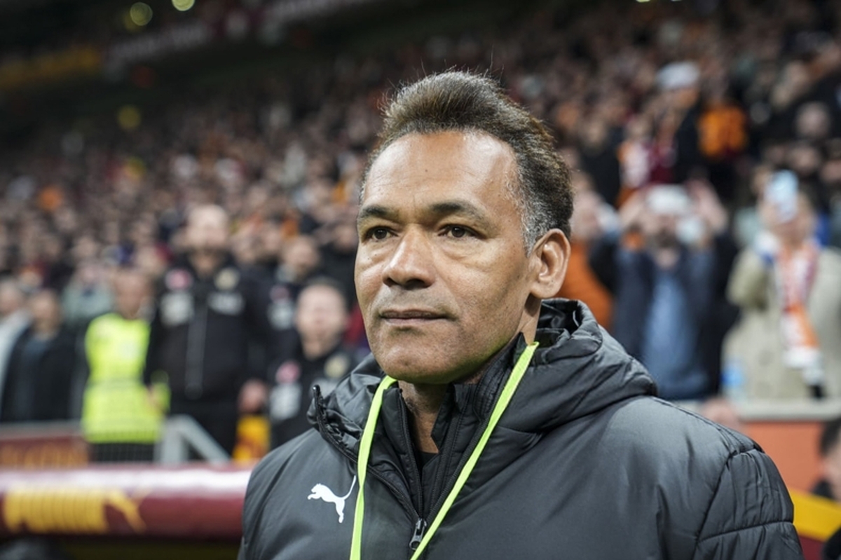 سرمربی آینده استقلال لو رفت؛ یک چهره خیلی آشنا