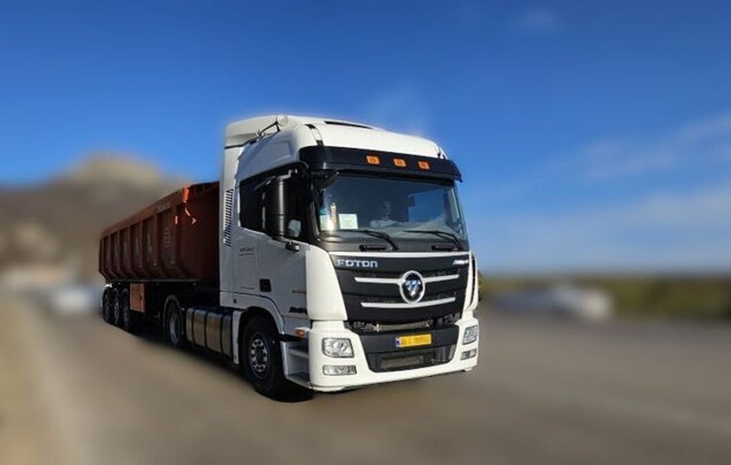 فیلم| بکسل تریلی توسط پراید در یکی از کشور‌های همسایه!