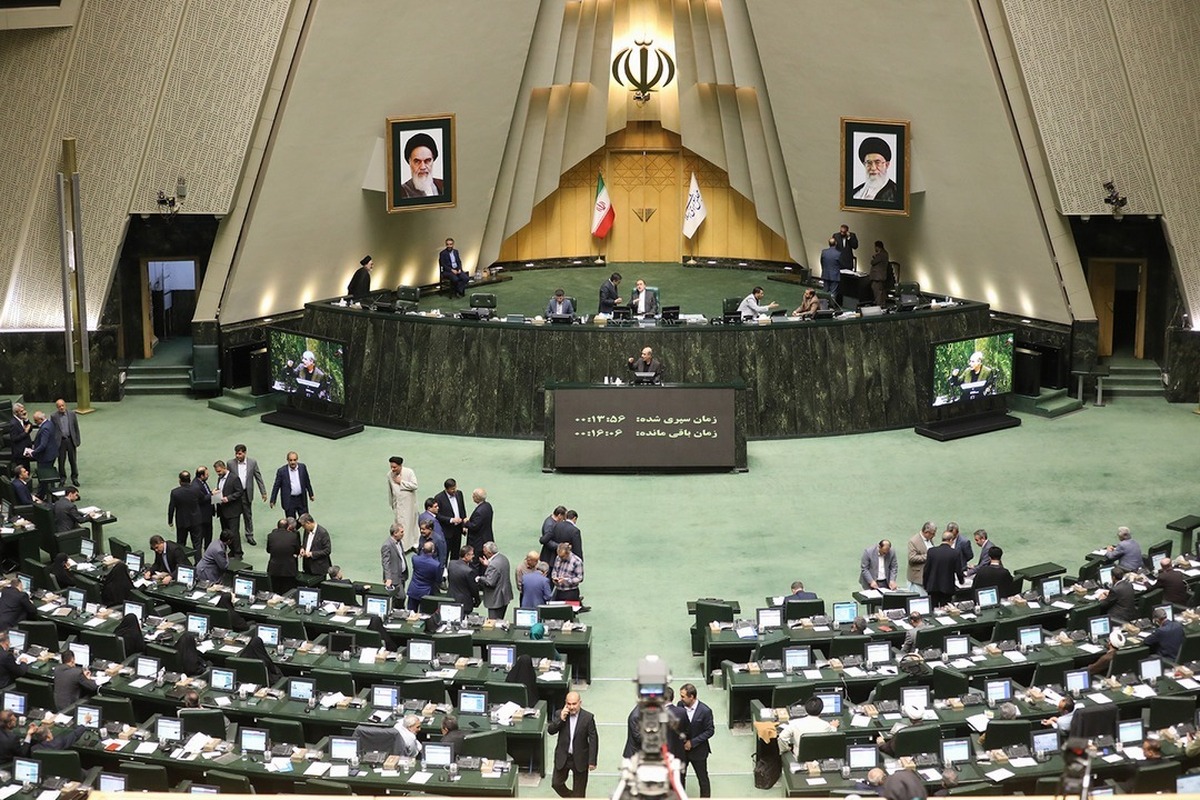 بررسی مذاکرات غیرمستقیم ایران و آمریکا در جلسه غیرعلنی