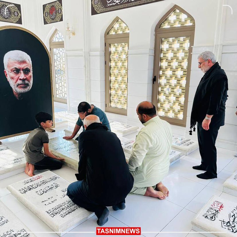 تصویر) حضور سردار قاآنی در آرام‌گاه شهید ابومهدی المهندس