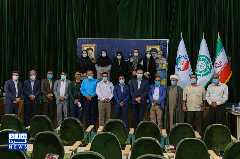 نشست خبری شهردار و اعضای شورای اسلامی شهر میبد به مناسبت روز خبرنگار