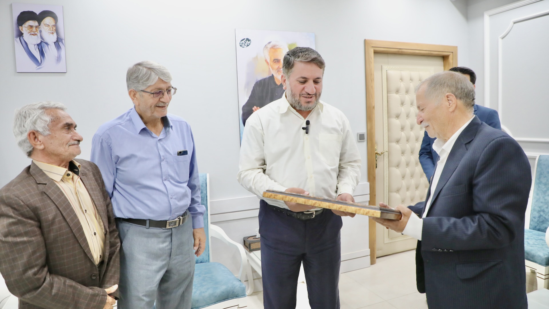 "خدا قوت مدیر خدمتگزار " خداقوت دکتر فاطمی استاندار محترم یزد /دیدار اقشار ،اصناف و مدیران یزدفردا جهت تشکر از استاندار