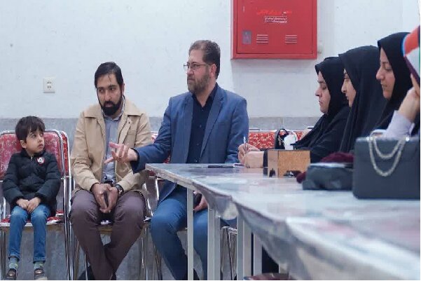 کارگاه‌های «مامان شاد» در اردکان راه اندازی شد