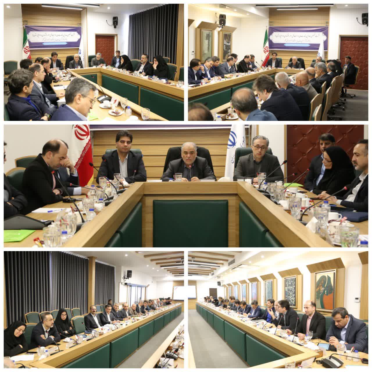 نشست تخصصی خزانه داران سراسر کشور در یزد برگزار شد نشست تخصصی خزانه داران سراسر کشور در یزد برگزار شد