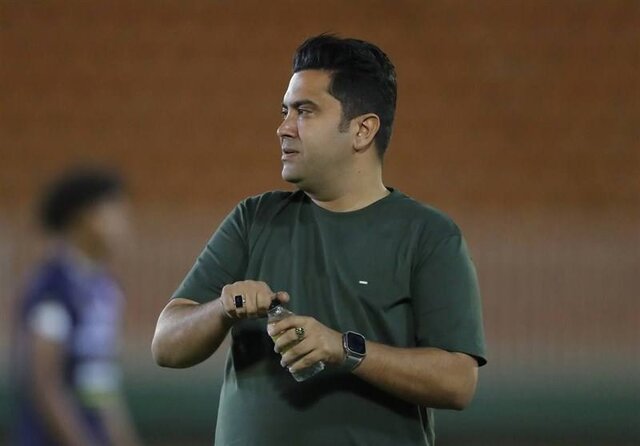 اخباری: بعضی تیم‌ها خودشان را از بقیه جدا کرده‌اند/ حقمان را از فوتبال می‌گیریم