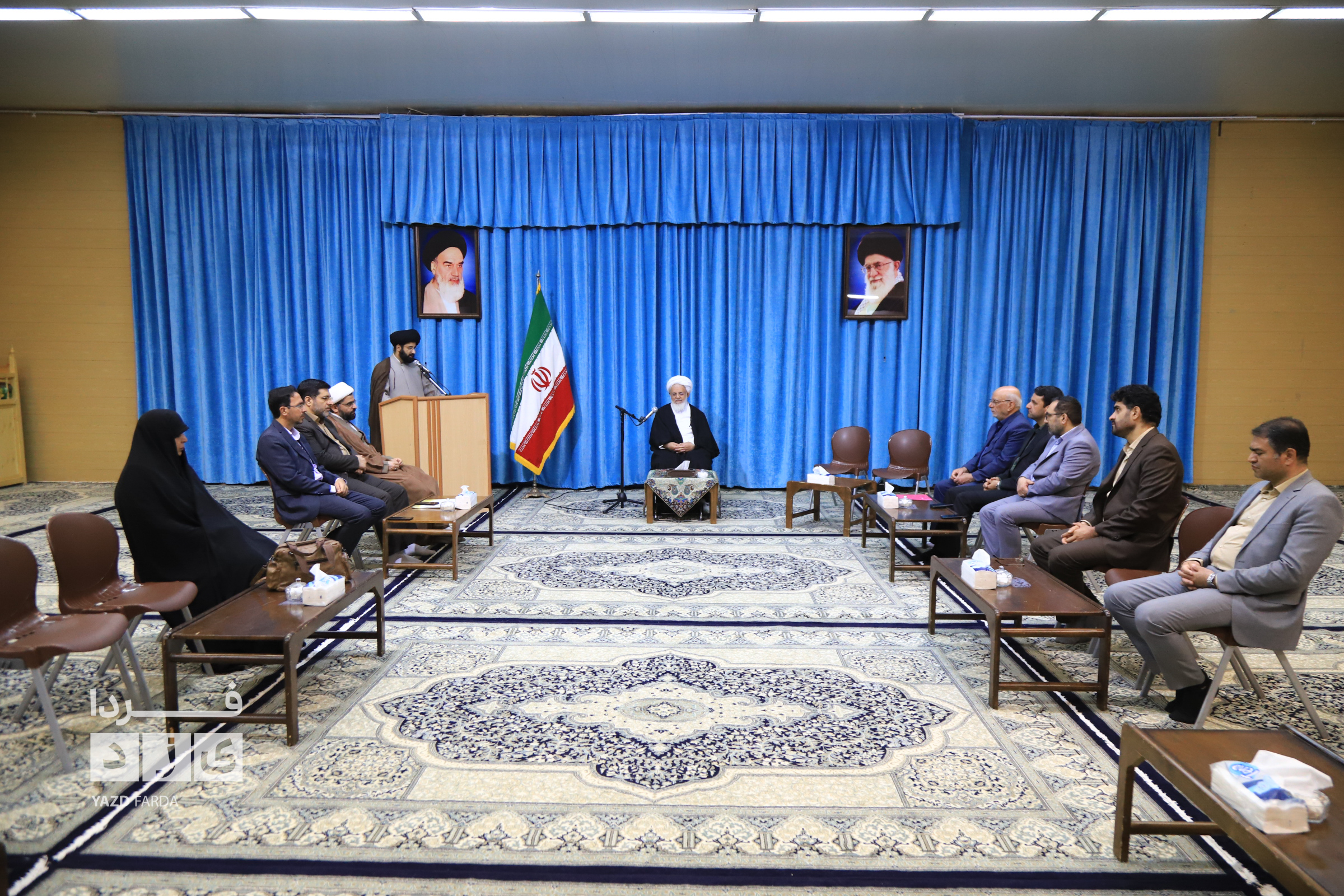 نشست رؤسای کمیسیون‌های فرهنگی شورا‌های اسلامی شهر‌های حماسه ساز انقلاب اسلامی با آیت الله ناصری نماینده ولی فقیه در استان و امام جمعه یزد