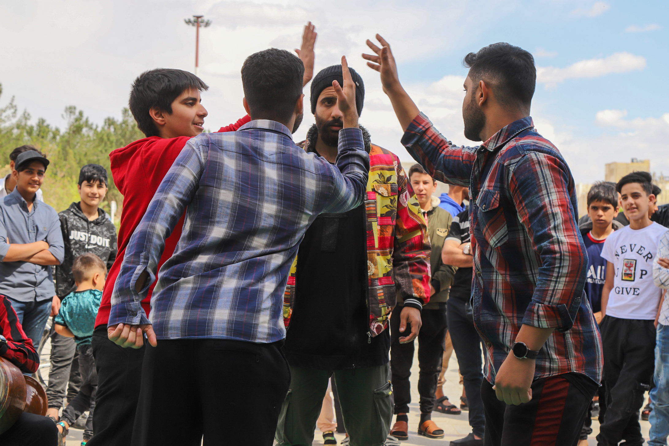 نمایش خیابانی غول شنی پارک بزرگ شهر