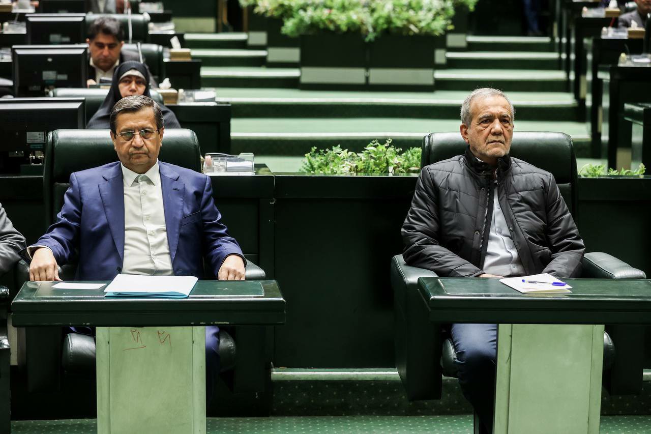 جزئیات جلسه استیضاح عبدالناصر همتی؛ مجلس به همتی «نه» گفت