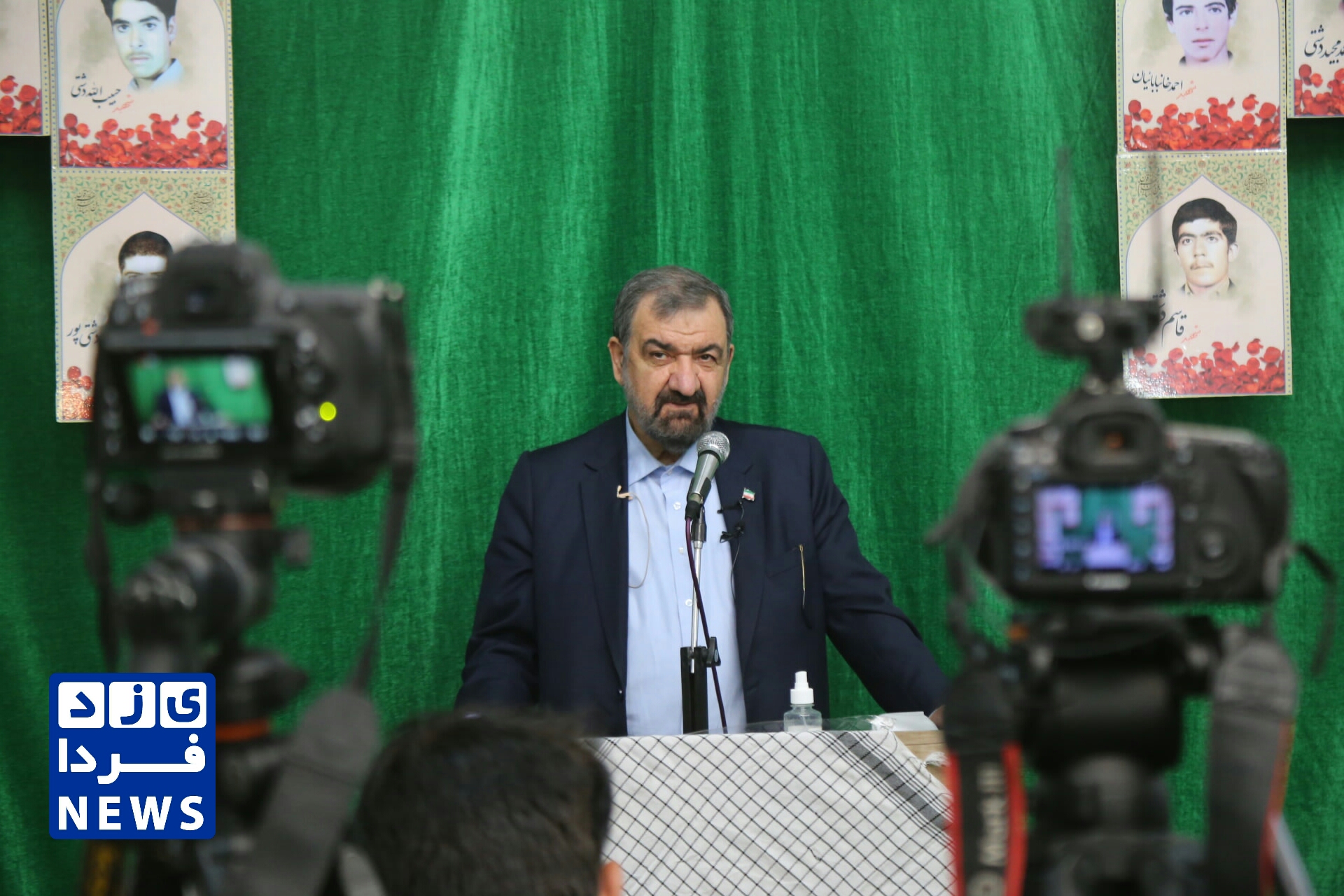  حضور دبیر مجمع تشخیص مصلحت نظام در یادواره شهدا مسجدالزهرا  محسن رضایی که دیشب برای سفری دو روزه وارد یزد شده بود