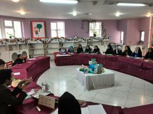 'یک جعبه پیتزا برای ذوزنقه کباب شده' در مرکز فرهنگی هنری شماره‌ی یک کانون پرورش فکری کودکان و نوجوانان یزد نقد شد 