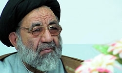 امام جمعه طبس: دنیای اسلام به وضوح شاهد خدمات ارزنده آیت الله واعظ طبسی است.