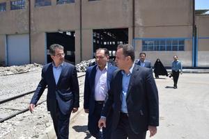 گزارش تصویری بازدید محمد رضا علمدار یزدی, رییس سازمان صنعت.معدن وتجارت یزد از کارخانجات لکوموتیو شهرستان بافق