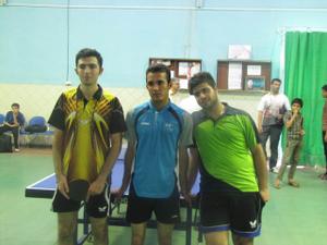 حميد رضا حجت بر سكوي قهرماني ششمين یادوارۀ زنده یاد نیما مسرّت ايستاد