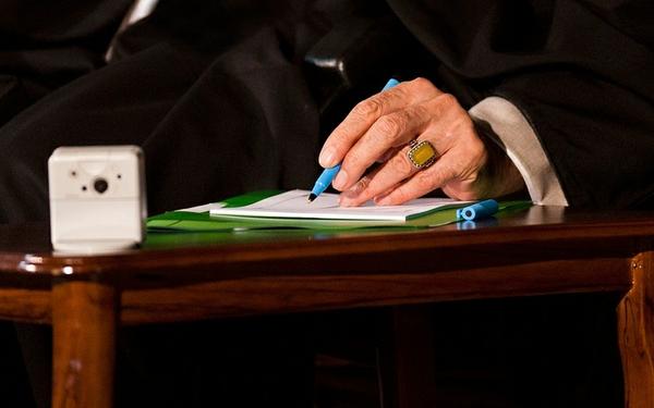 پاسخ رهبر انقلاب به نامه رمزی یکی از اسرای دربند صدام 