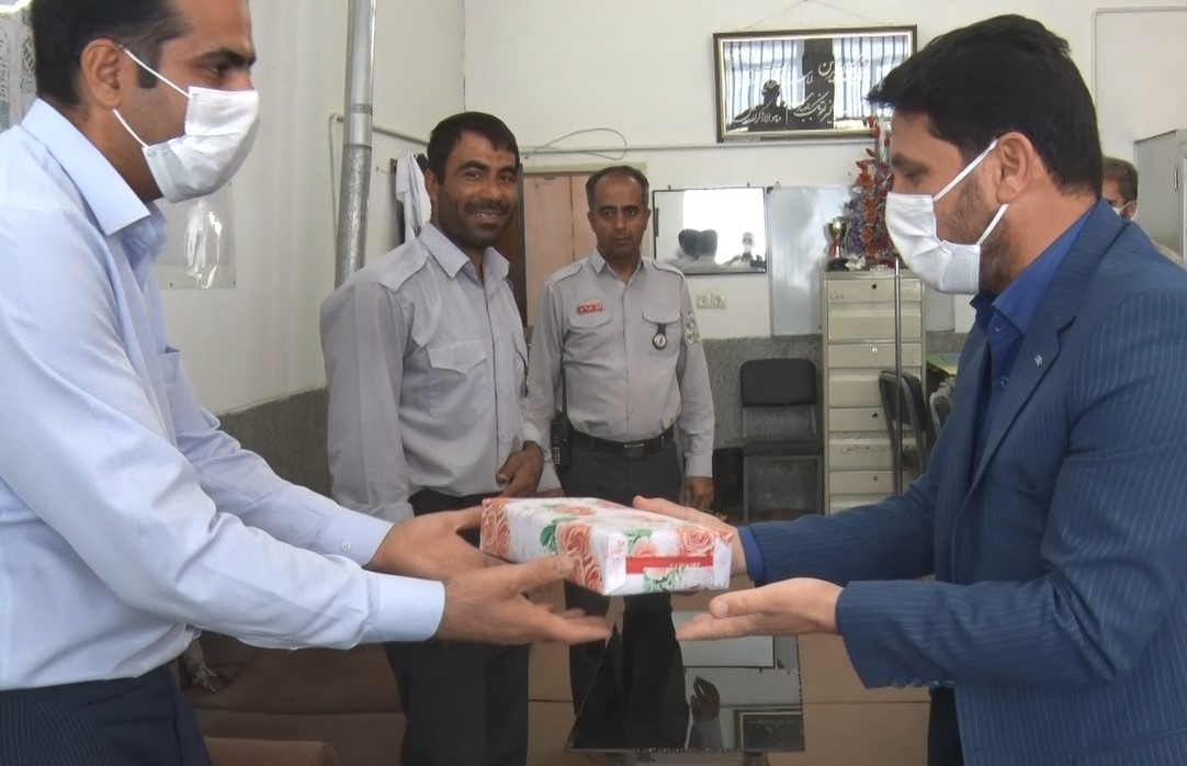 تجلیل بخشدار مرکزی میبد از آتش‌نشانان