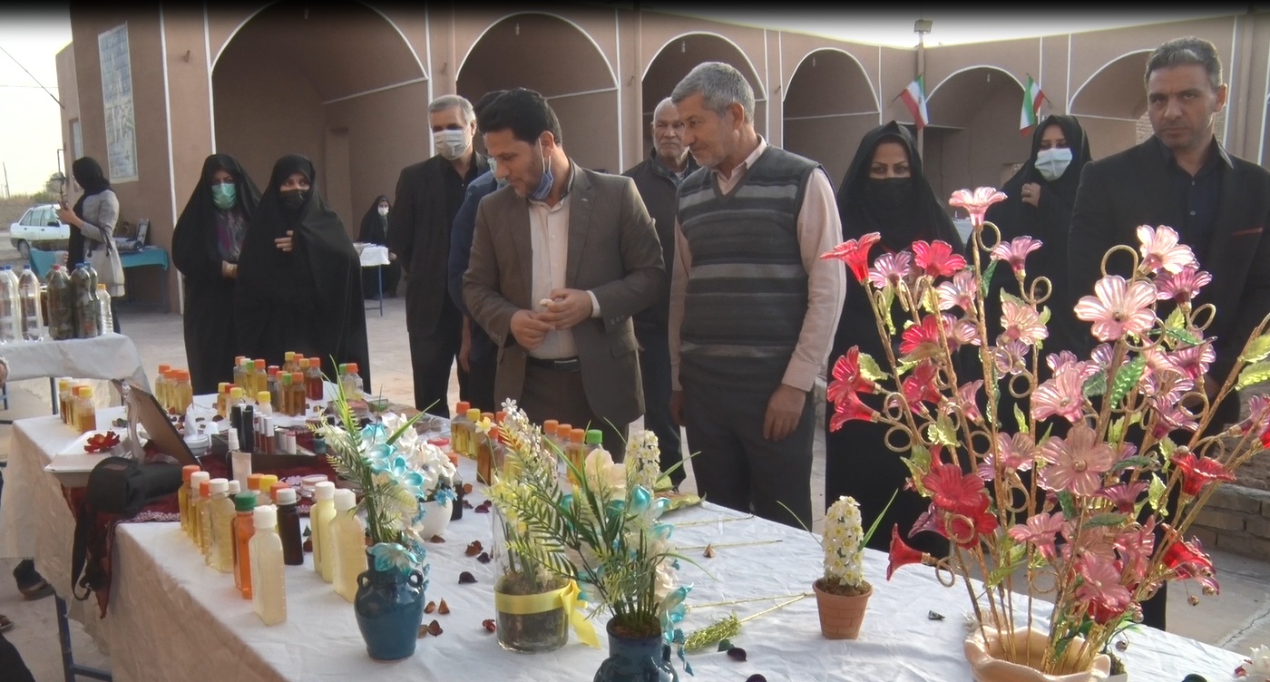 برپایی نمایشگاه صنایع‌دستی بانوان در بدرآباد میبد