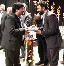 گزارش وگزارش تصویری: تجلیل ازتئاتری ها  وگرامی داشت سفر کرده های تئاتر-اردیبهشت تئاتر ایران در یزد برگزار شد 