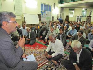 فرهمند در جمع مردم روستای اسفند آباد ابرکوه +عکس فرهمند در جمع مردم روستای اسفند آباد ابرکوه +عکس