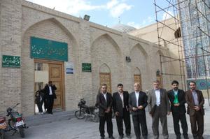 گزارش و گزارش تصويري: بازديد نماينده مردم يزد و صدوق از كتابخانه وزيري يزد 