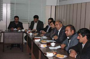 با بهبود بسته بندي ها و ايجاد سامانه هاي صادراتي از مركز استان بتوانيم در همه فصول سال خيار گلخانه اي را از طريق خطوط هوايي و گمركات استان يزد صادر كنيم