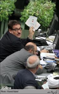 تابش:با اینکه استخوان در گلو و خار در چشم دارم، اما به دلیل مصلحتهای کشور برخی مسائل را بازگو نمی‌کنم