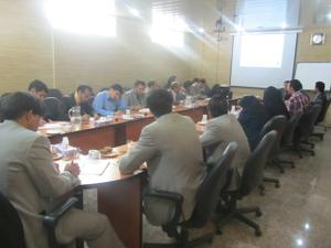 مديران صندوق مهر امام رضا(ع) استان يزد با خوشه هاي كسب و كار آشنا شدند