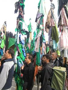 رسم علم بندی و علمداری در روستای تاریخی طزرجان(1 نظر) رسم علم بندی و علمداری در روستای تاریخی طزرجان(1 نظر)