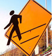 سقوط به داخل زيرزمين عابر پياده(پیر مرد 75 ساله میبدی) را به كام مرگ فرستاد